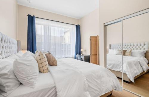Gay Village Apartment | Central King Loft