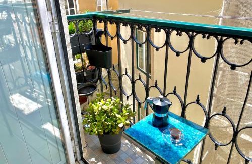 Sao Cristovao e Sao Lourenco Apartment | Central Lisbon Balcony Apartment