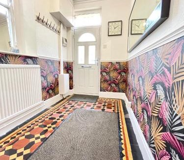 Hanham House | Central located house for big groups