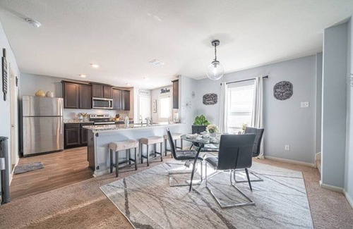 Medina Valley House | Central Location 3BR/2.5BA Near Lackland AFB, SeaWorld, Six Flags & Downtown