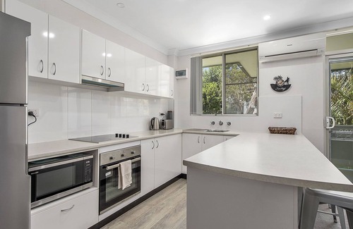 Crescent Head Apartment | Central Location with Air Conditioning!