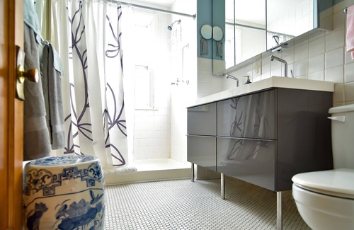 Southmoreland House | Central location Plaza Area 2 story Home Sleeps 8-10 3+ bedrooms 2 full baths