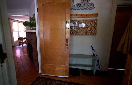 Southmoreland House | Central location Plaza Area 2 story Home Sleeps 8-10 3+ bedrooms 2 full baths