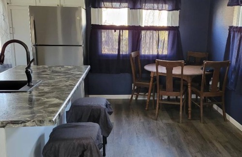 Fairmont House | Central Location!