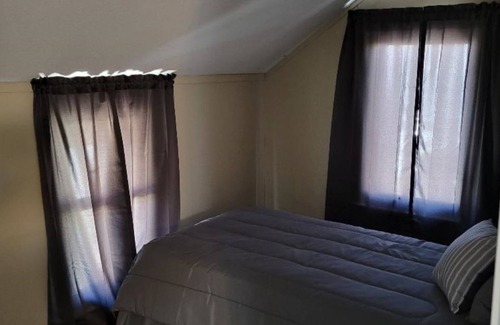 Fairmont House | Central Location!