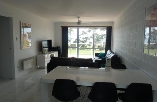 Bridport Apartment | Central Location with Fabulous Sea Views