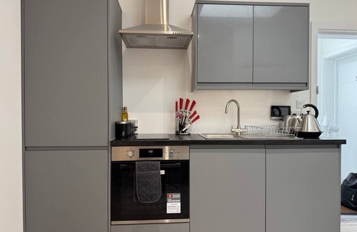 Maidstone Apartment | Central Maidstone Studio | Close to High Street