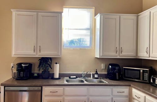 New Pathways House | Central Memphis Stay - Blocks from Beale Street & FedEx Forum