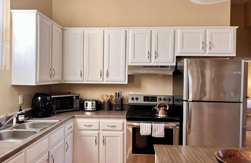New Pathways House | Central Memphis Stay - Blocks from Beale Street & FedEx Forum