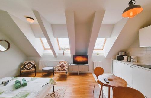 Bucharest City-Centre Apartment | Central Nordic Glow Studio