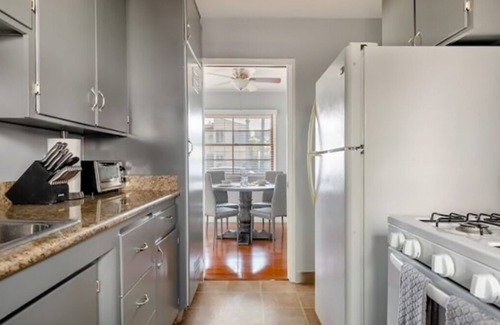 Pasadena Apartment | Central of Pasadena, Walking Distance to Shops and Metro, Close to Old Town