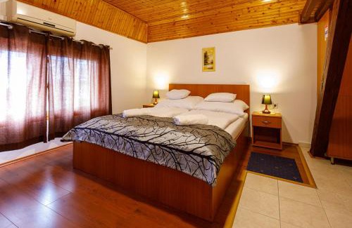 Gyula Bed & Breakfast | Central Panzió Gyula