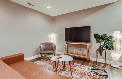 Stapleton Apartment | Central Park - 28th Place Apt