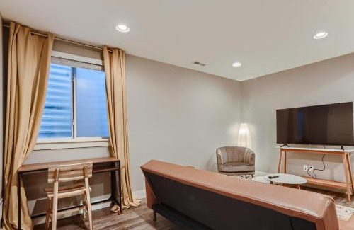 Stapleton Apartment | Central Park - 28th Place Apt