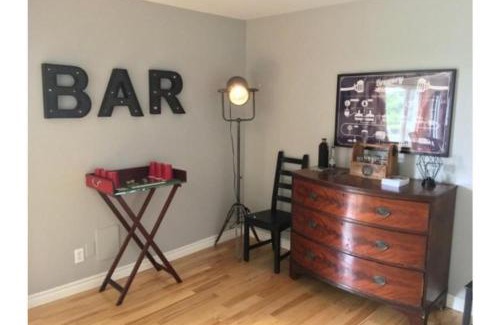 Prince Edward Apartment | Central PEC gem - Craft Suite Sleeps up to 6