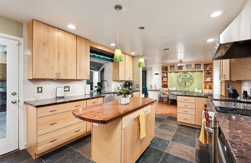 Alhambra House | Central Phoenix Hot Tub Swimming Cantina Firepit Pet Friendly