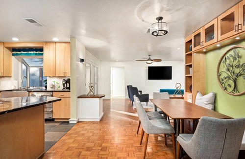 Alhambra House | Central Phoenix Hot Tub Swimming Cantina Firepit Pet Friendly