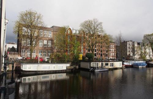 Haarlemmerbuurt Apartment | Central & Quiet Canal Apartment