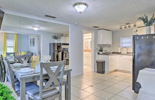 Sarasota House | Central Sarasota Home 8 Mi to Siesta Key!