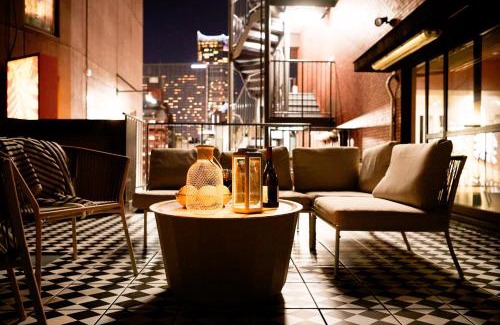 Kabukicho Apartment | Central Shinjuku apartment with beautiful city view 3stops to Shibuya