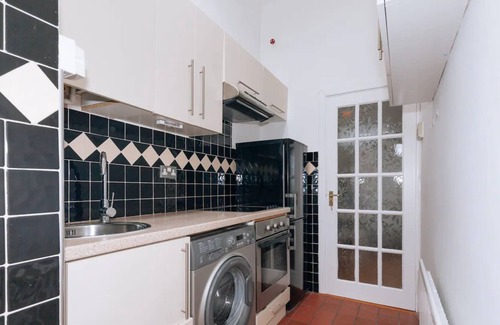 Portobello House | Central & Snug 1BD House - Portobello