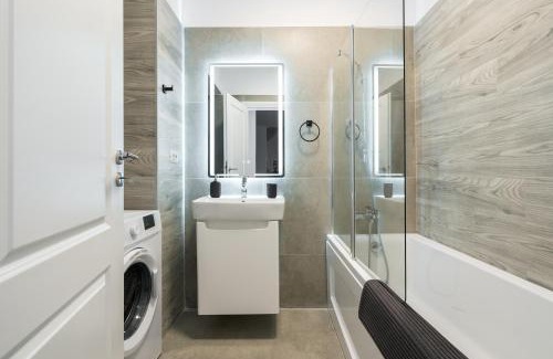 Sector 5 Apartment | Central Spacious Apartment 1009