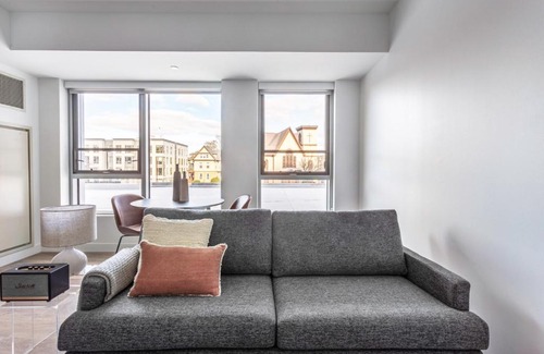 Central Square Apartment | Central Sq 1BR w Gym Doorman Roof BOS-314