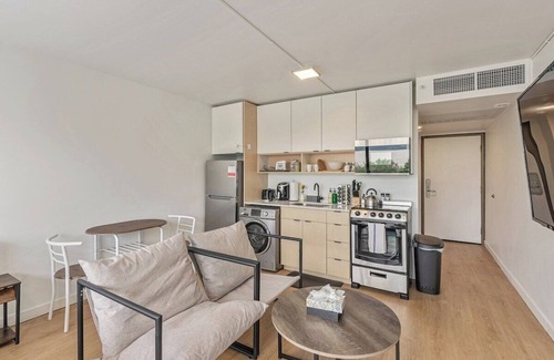 Downtown Salt Lake City Apartment | Central Studio Apt - 65" TV - Gym - Parking