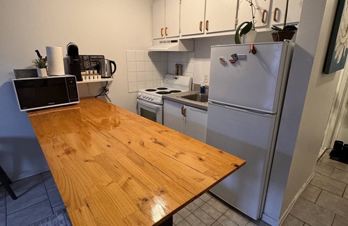 Ahuntsic Apartment | Central Studio /Near Metro /Queen Bed /Sleeps 2