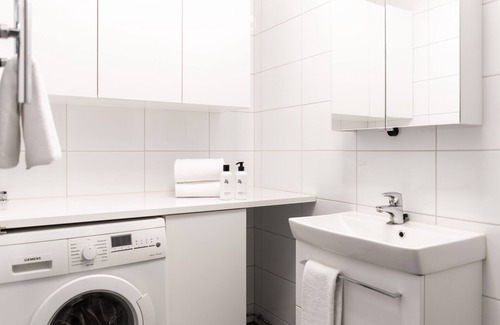 Ullanlinna Apartment | Central studio with spacious bathroom