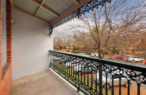 Albury House | Central Style at the Gardens