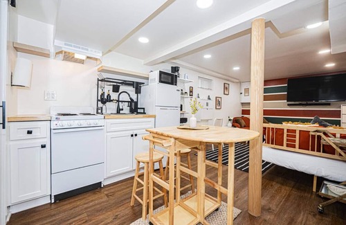 Deanwood House | Central & Stylish 1 BR Retreat in DC Near Downtown