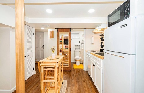 Deanwood House | Central & Stylish 1 BR Retreat in DC Near Downtown