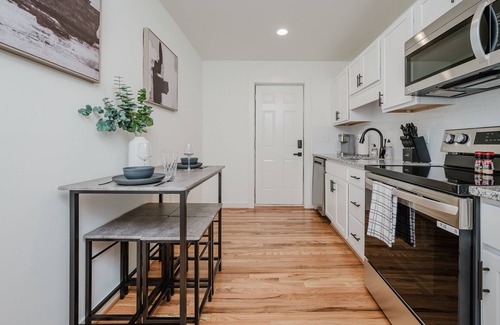 Civil Rights Historic District Condo | Central Suites Trio- King Beds/Ample Parking/WiFi
