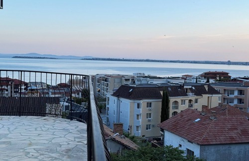 Sveti Vlas Apartment | Central Sveti Vlas Studio with Panoramic Sea View