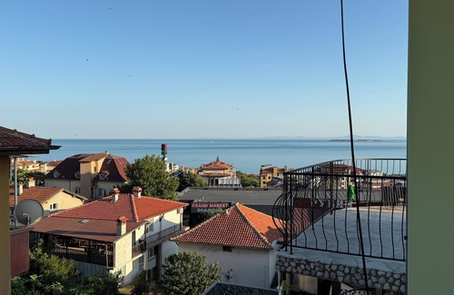 Sveti Vlas Apartment | Central Sveti Vlas Studio with Panoramic Sea View
