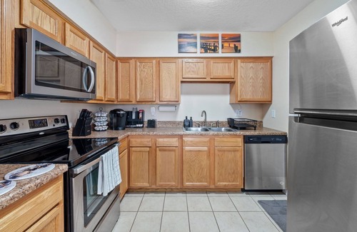 Carver City - Lincoln Gardens House | Central Tampa Escape – Perfect for Business, Getaways & Families