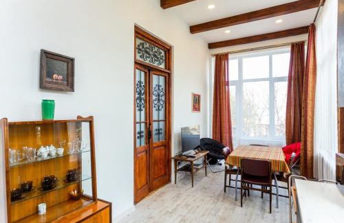 Vera Apartment | Central Tbilisi Apt with City Views - by Wehost