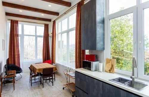 Vera Apartment | Central Tbilisi Apt with City Views - by Wehost