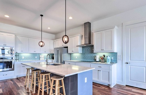 McDade House | Central Texas Home w/ Rolling Pasture Views!
