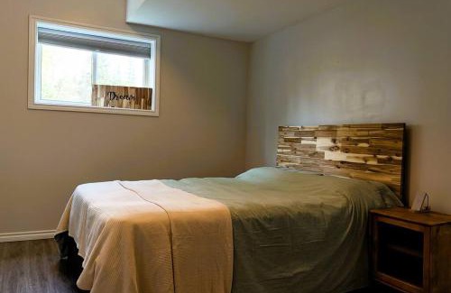 Thunder Bay Apartment | Central Thunder Bay Retreat