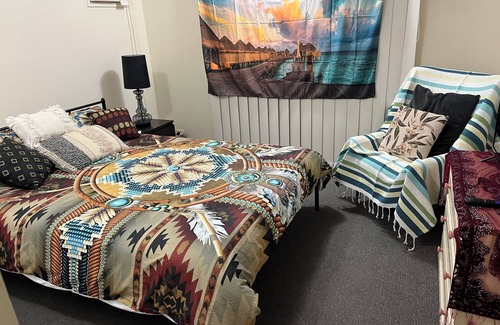 Condon Bed & Breakfast | Central Thuringowa willows Riverway & ross river naturist CO retreat