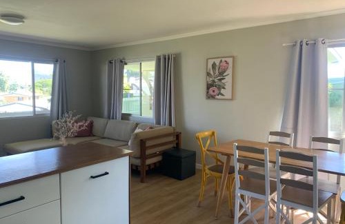 Atherton House | Central, Tidy and Private 3 Bedroom