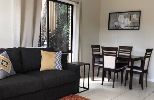 Highland Park Apartment | Central to Theme Parks, Major Beaches, Attractions - Sleeps 2 - Shared Pool