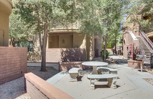 Tucson Apartment | Central Tucson Condo with Community Pool and Hot Tub!