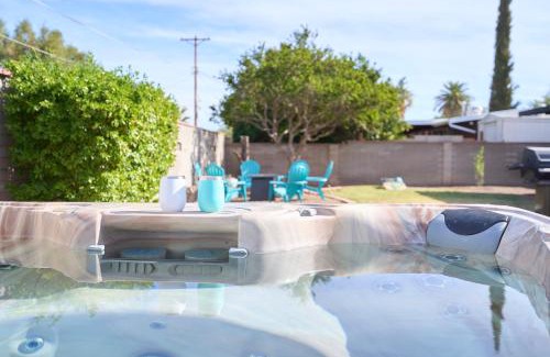 Colonia Del Valle House | Central Tucson Mid Century, Quiet, Fully Fenced, Hot Tub