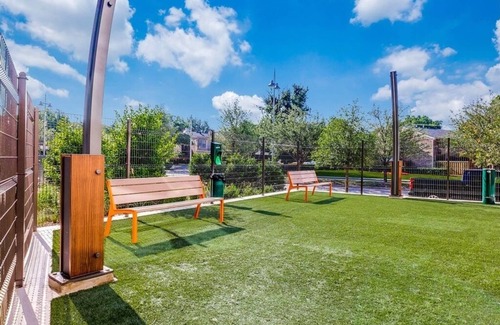 Addison Apartment | Central Upscale Retreat in Dallas Area