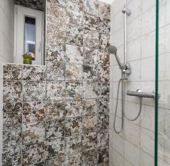 Csarnok negyed Apartment | Central Vintage Loft - FREE Private Parking - Metro - Tram - AC
