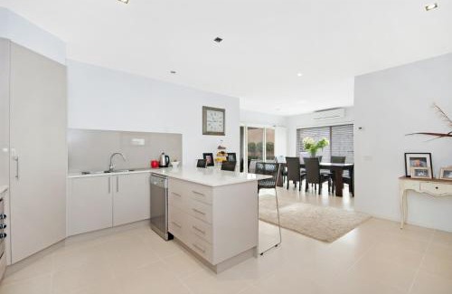 Warrnambool House | Central Warrnambool Townhouse