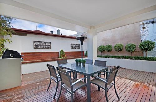 Warrnambool House | Central Warrnambool Townhouse